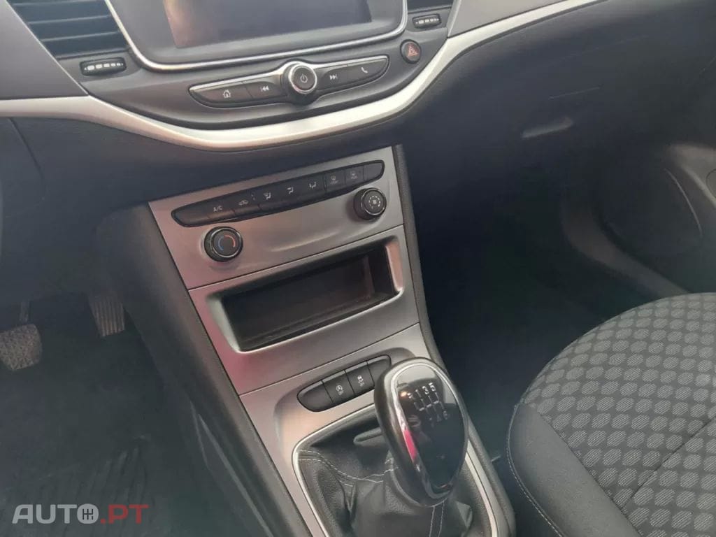 Opel Astra Sports Tourer 1.2 Turbo Business Edition