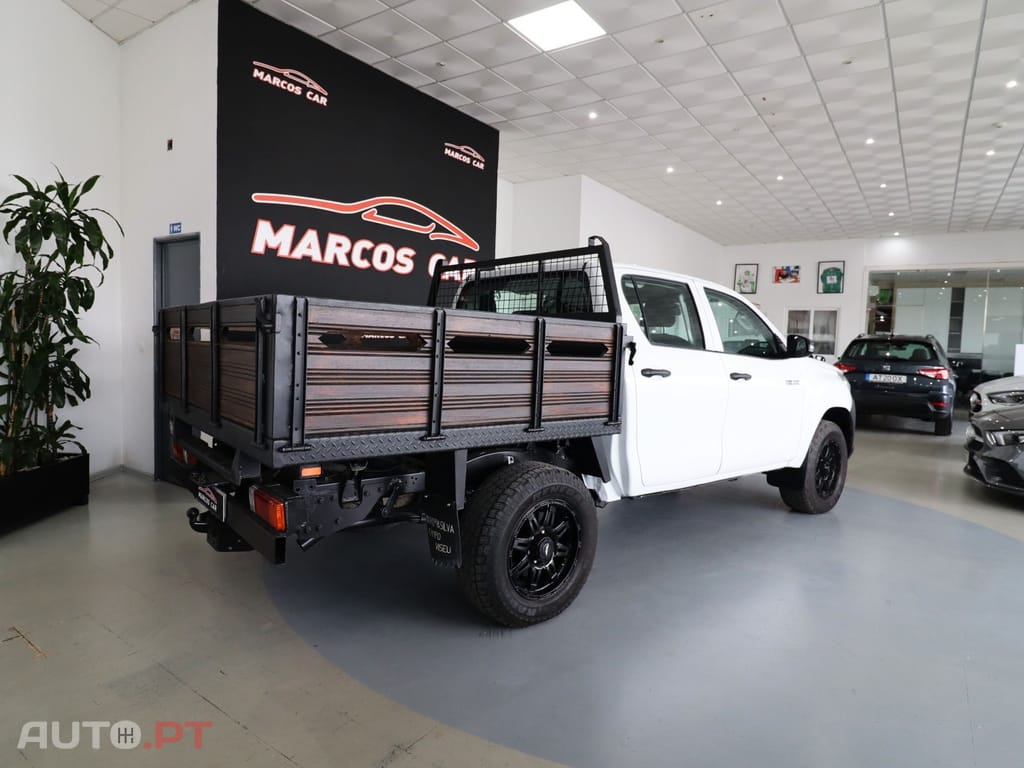 Toyota Hilux 2.4 D-4D 4WD CD CH