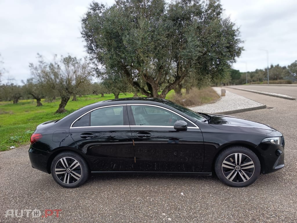 Mercedes-Benz A 250 A250E Limousine