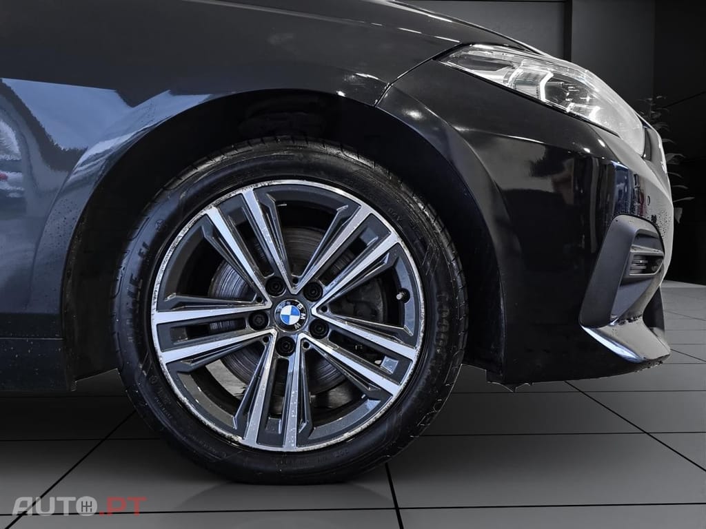 BMW 216 d Line Sport — fotografia 24