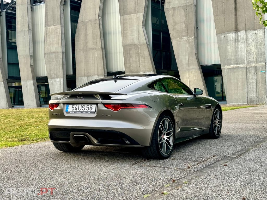 Jaguar F-Type 2.0 i4 R-Dynamic