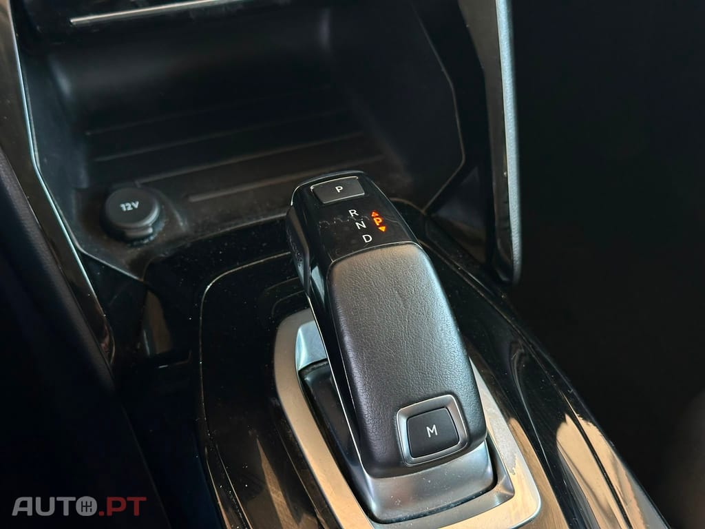 Peugeot 2008 1.2 PureTech Allure EAT8