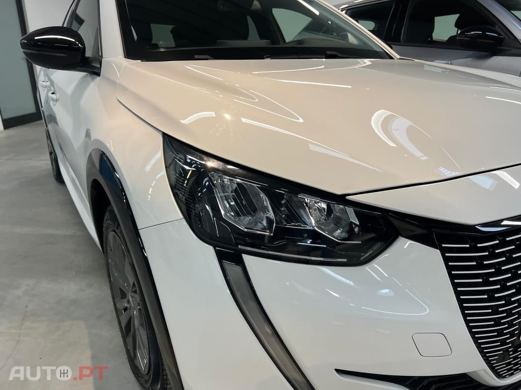 Peugeot E-208 50 kWh Allure Pack