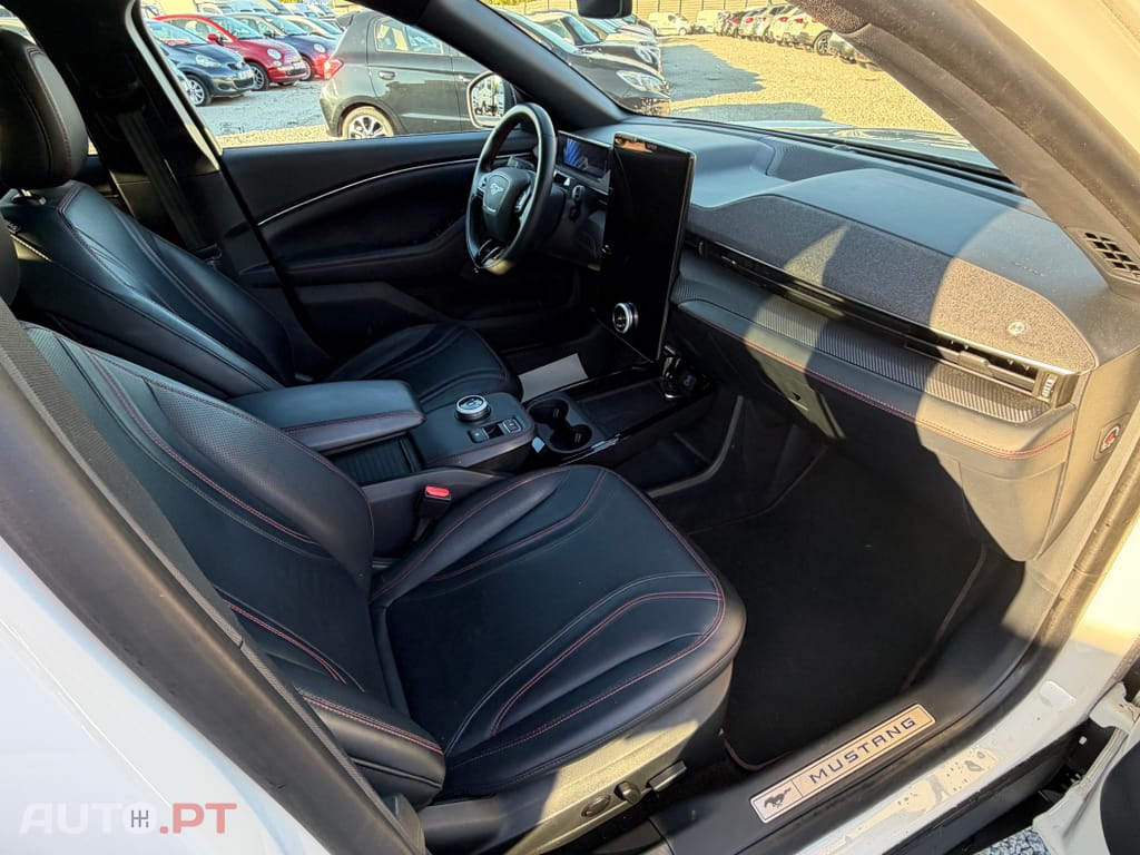 Ford Mustang Mach-E 98.7 kWh Premium AWD