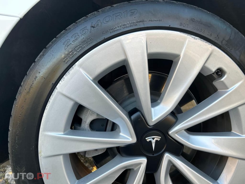 Tesla Model 3 Tração Traseira