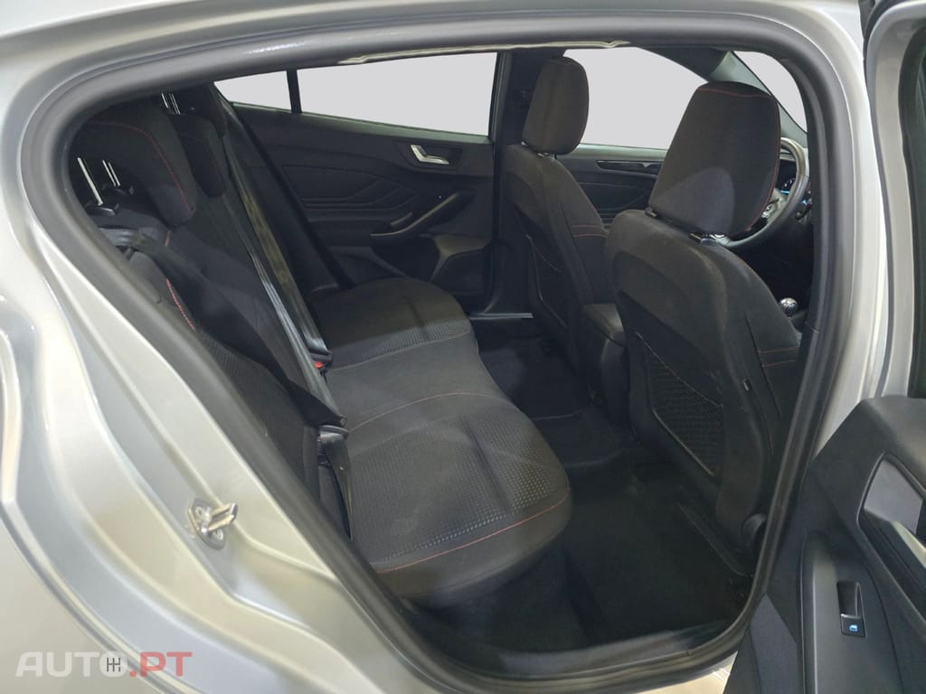 Ford Focus 1.0 EcoBoost Mild-Hybrid ST-Line