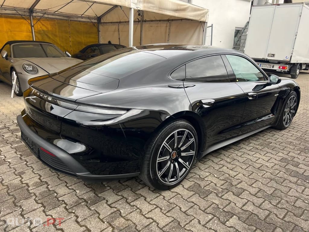Porsche Taycan S
