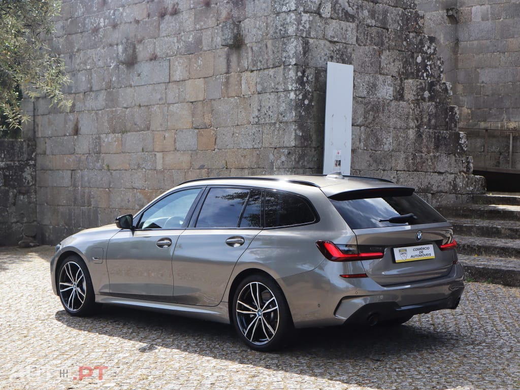 BMW 330 e Touring Pack M Auto.