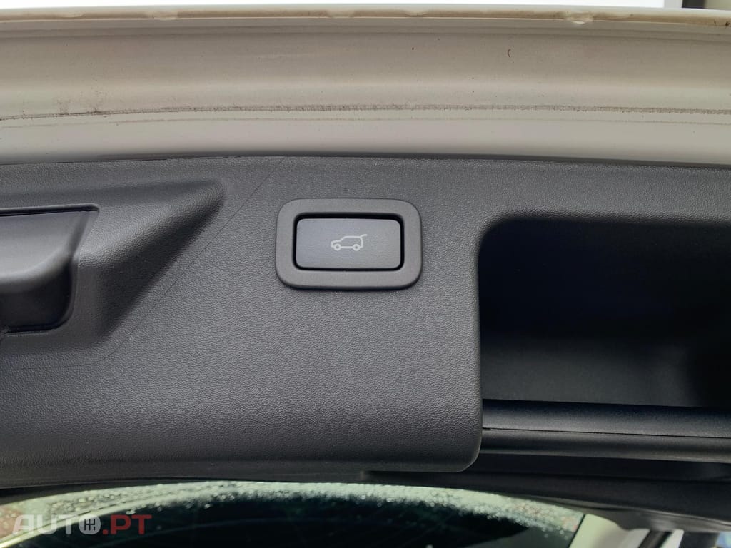 Land Rover Discovery Sport 2.0 TD4 HSE Luxury 7L Auto