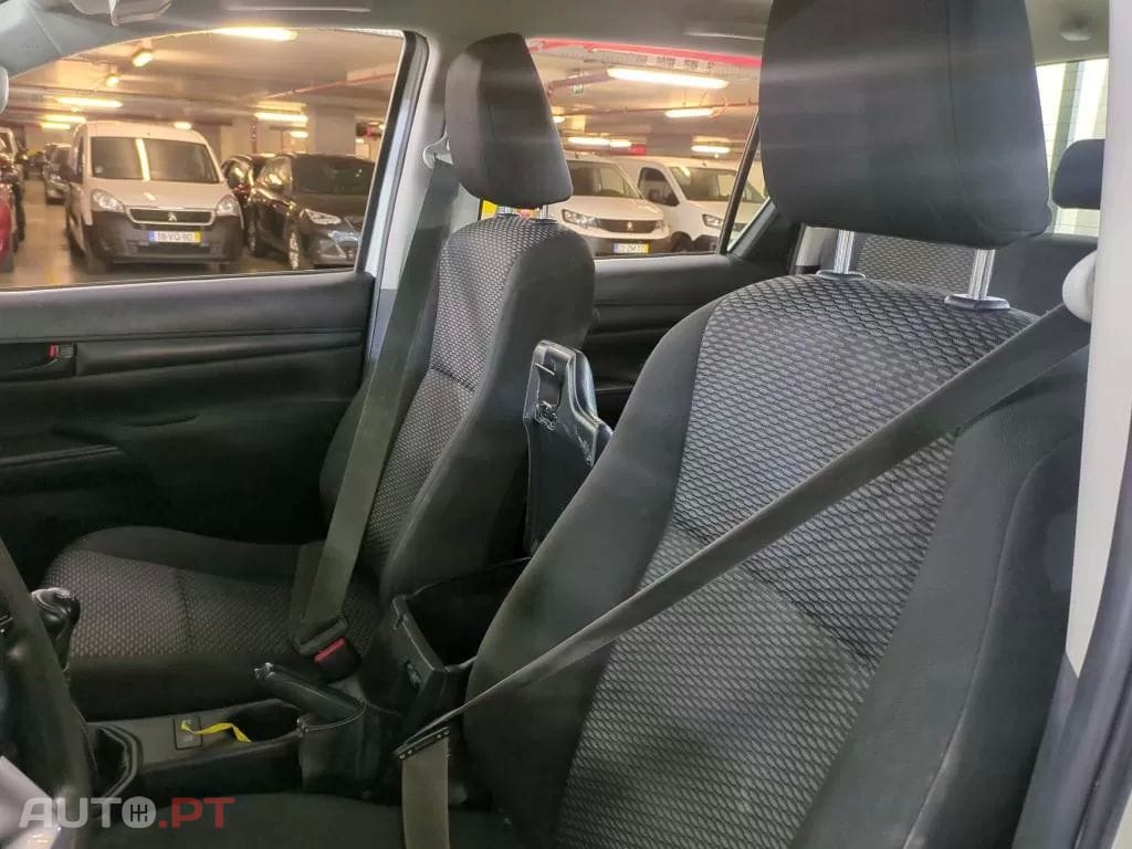 Toyota Hilux 2.4 D-4D 4WD Tracker