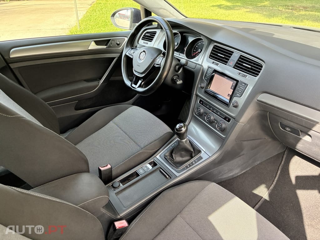 Volkswagen Golf 1.6 TDI 4Motion BlueMotion Comfortline — fotografia 2