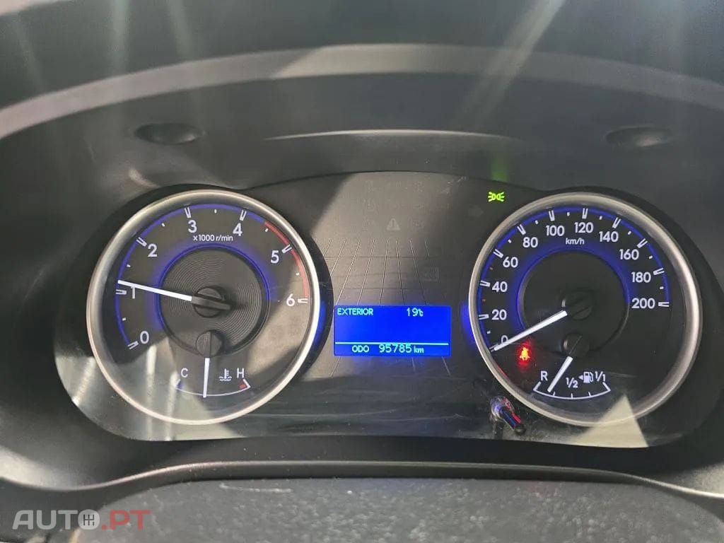 Toyota Hilux 2.4 D-4D 4WD CE CH
