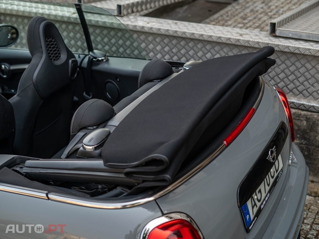MINI Cabrio Cooper Premium Extra JCW Auto