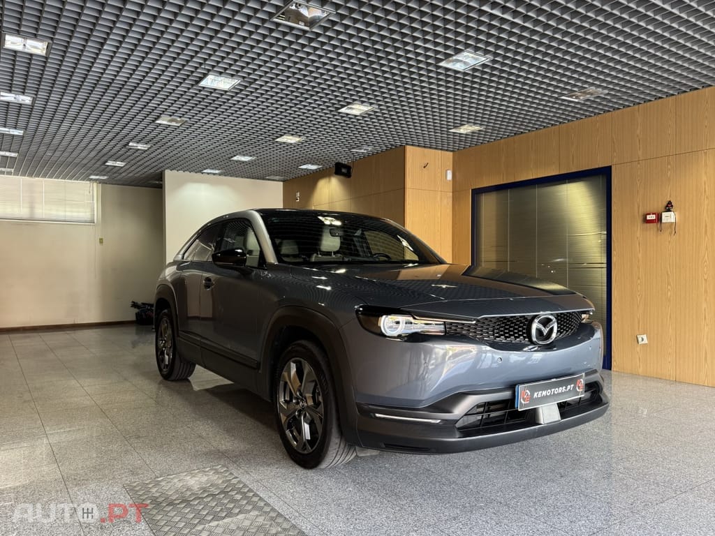 Mazda MX-30 e-SKYACTIV Advantage+Modern Confidence
