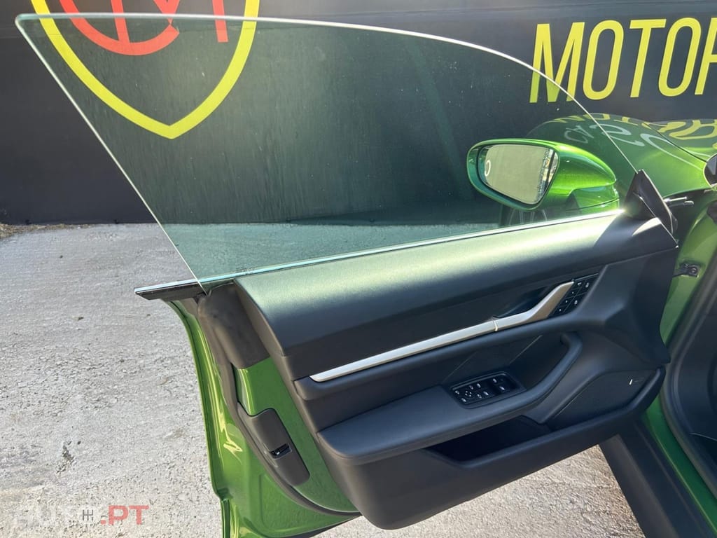 Porsche Taycan 4S
