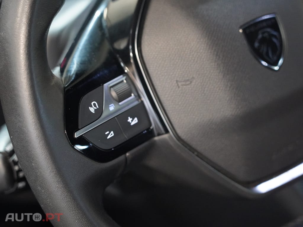 Peugeot 2008 1.2 PureTech Allure