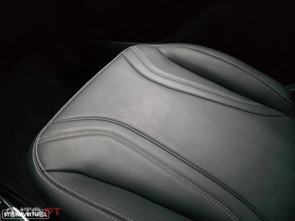 Ford Mustang Mach-E 75.7 kWh Base