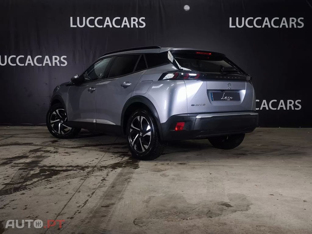 Peugeot E-2008 50 kWh Allure Pack