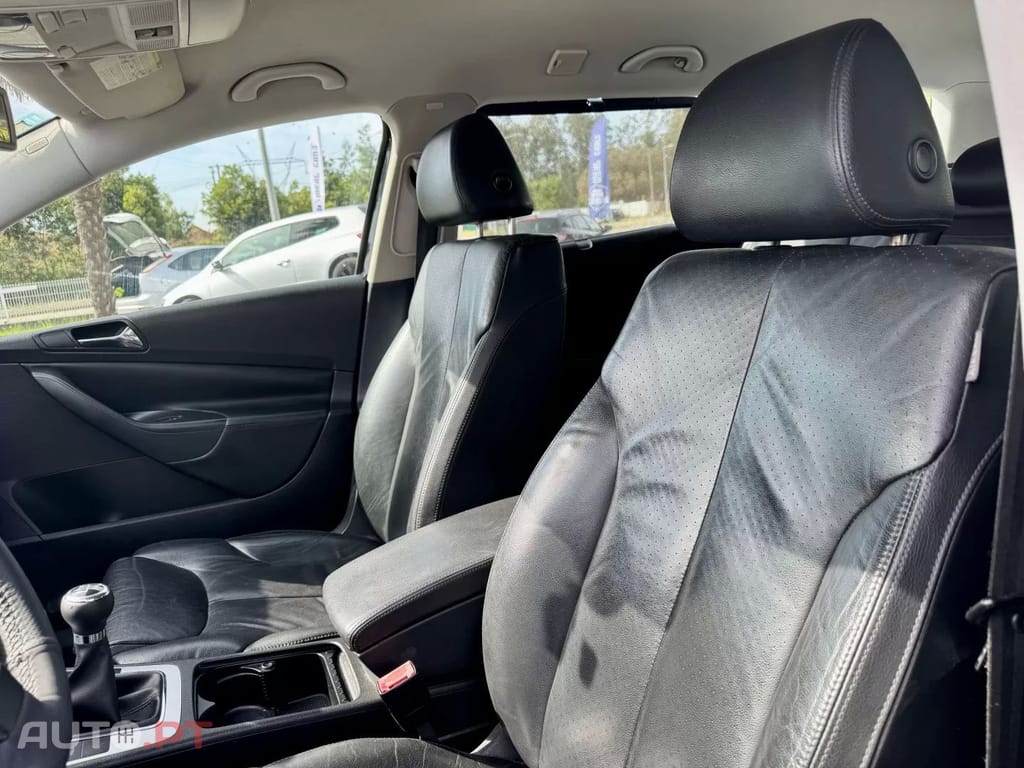 Volkswagen Passat Variant 2.0 TDI Highline — fotografia 16