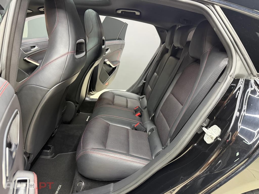 Mercedes-Benz CLA 220 d Shooting Brake AMG Line Aut.