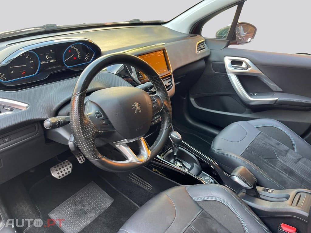 Peugeot 2008  1.2 PureTech Crossway