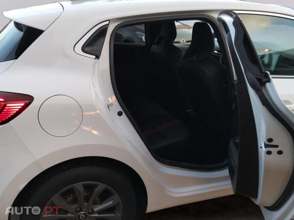 Renault Clio 1.0 TCe RS Line