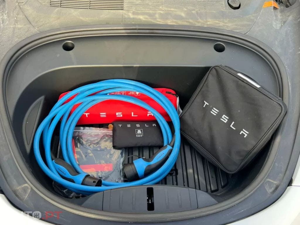 Tesla Model 3 Long Range AWD Dual Motor