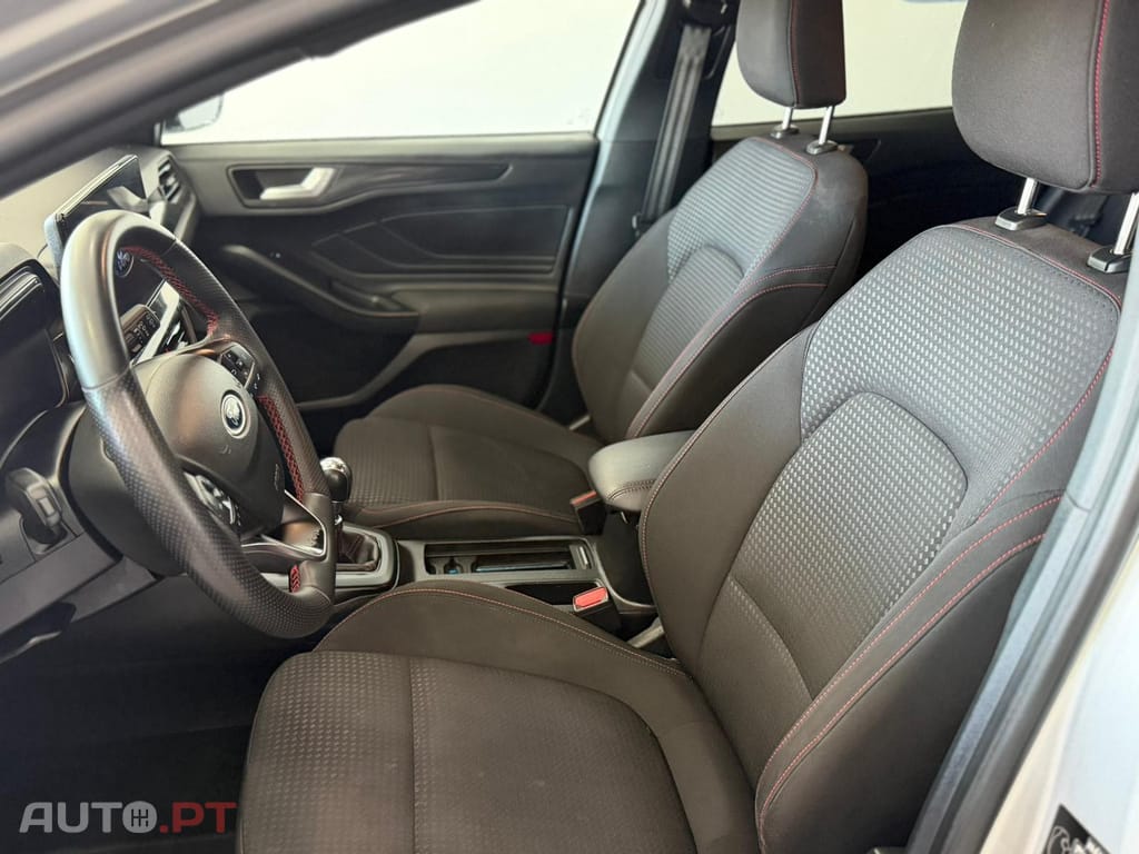 Ford Focus SW 1.0 EcoBoost ST-Line