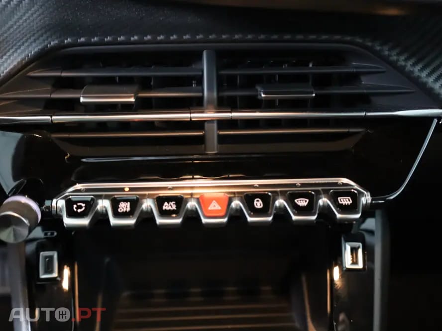 Peugeot 2008 Active Pack EAT8