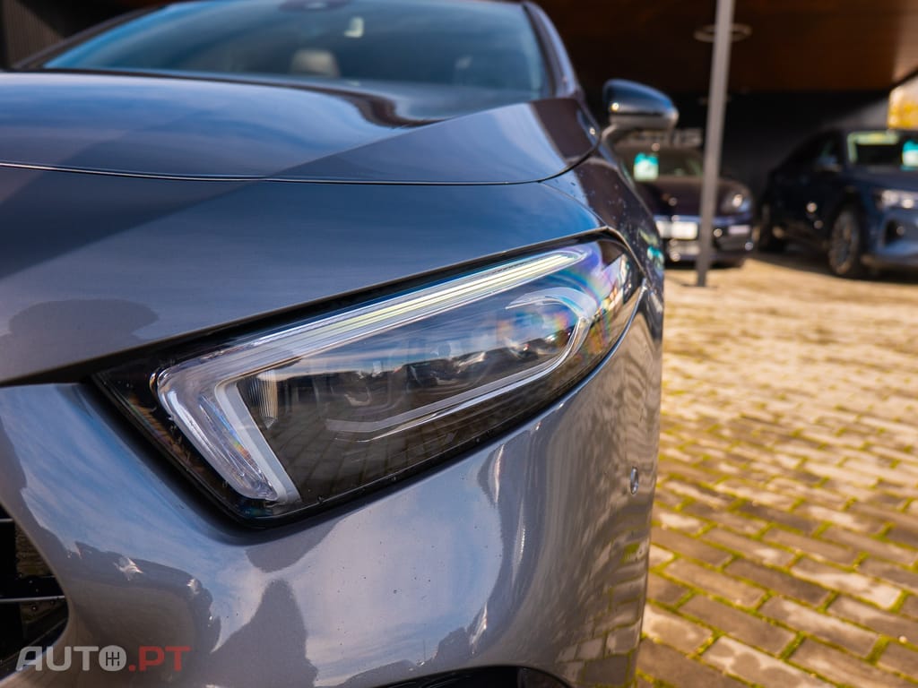 Mercedes-Benz A 35 AMG 4Matic Speedshift DCT 7G