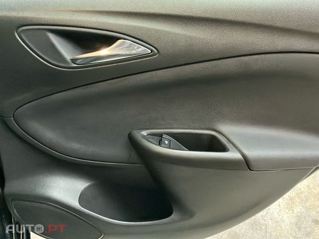 Opel Astra Sports Tourer 1.2 Turbo Design & Tech