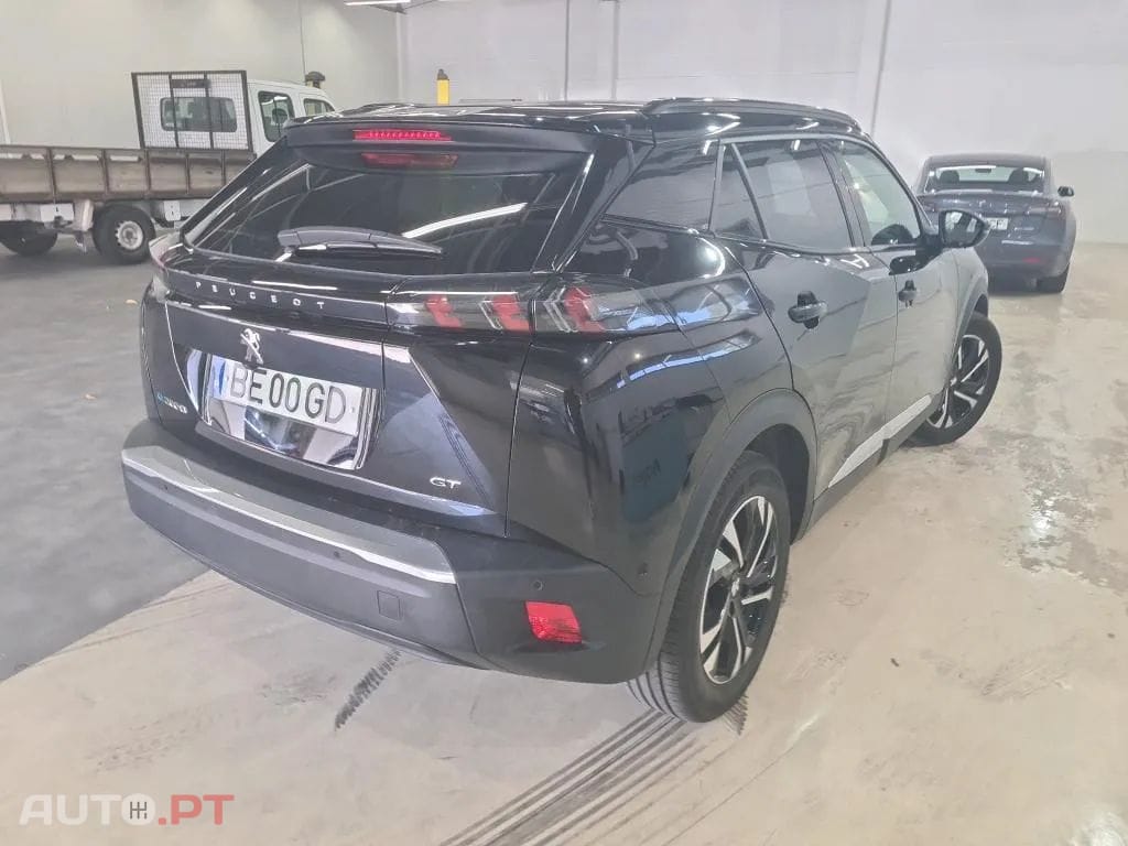 Peugeot E-2008 GT