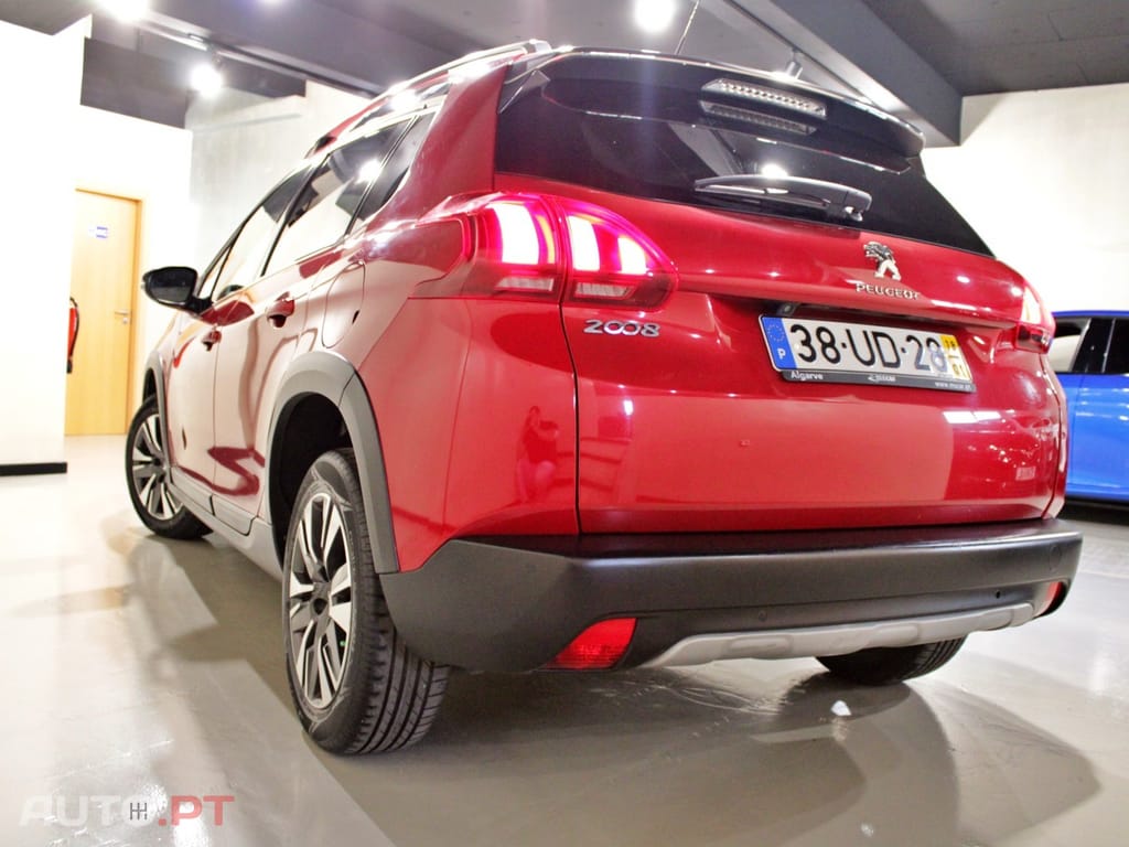 Peugeot 2008 1.2 PureTech Crossway EAT6