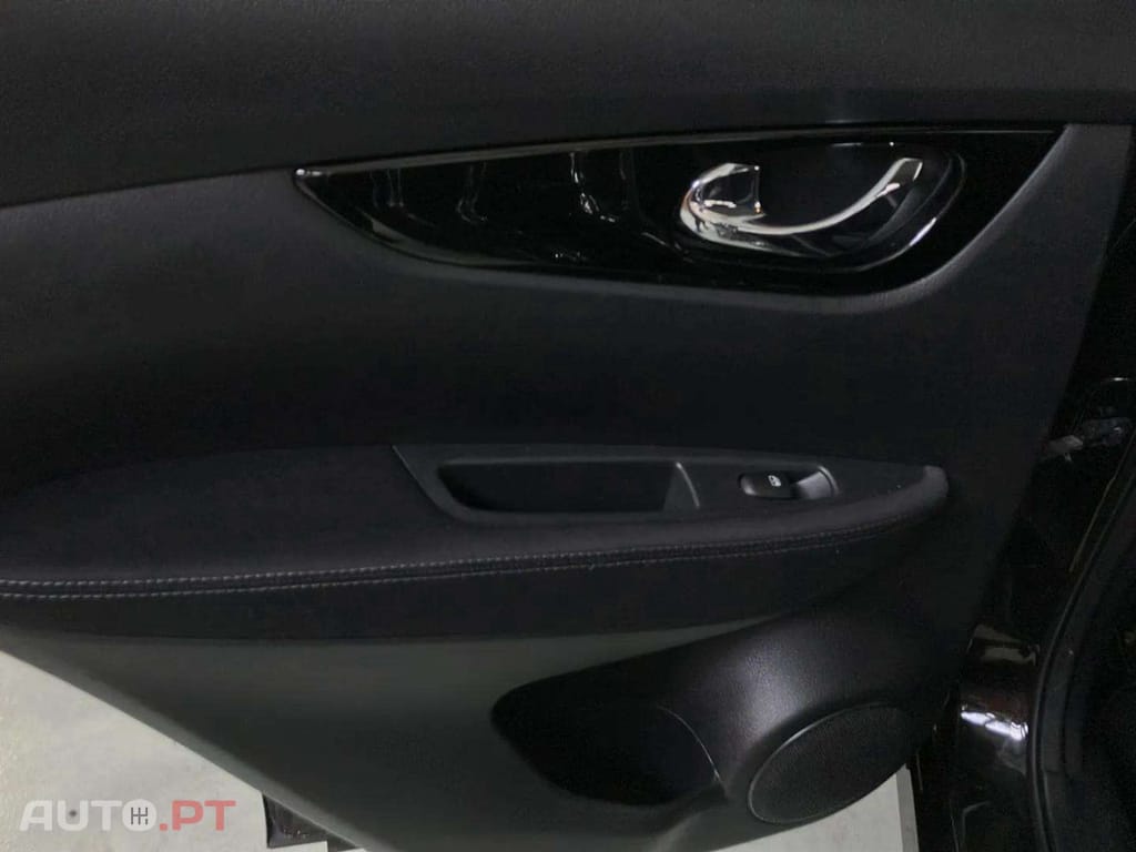 Nissan Qashqai 1.5 dCi N-Connecta J18