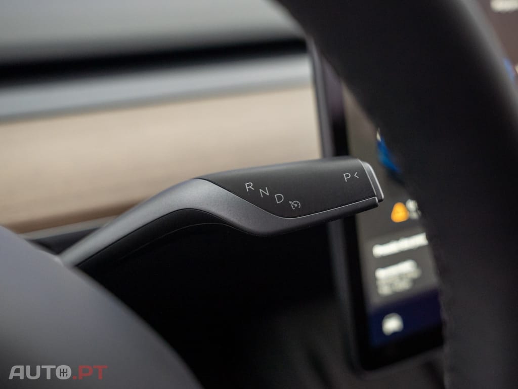 Tesla Model Y Long Range Tração Integral