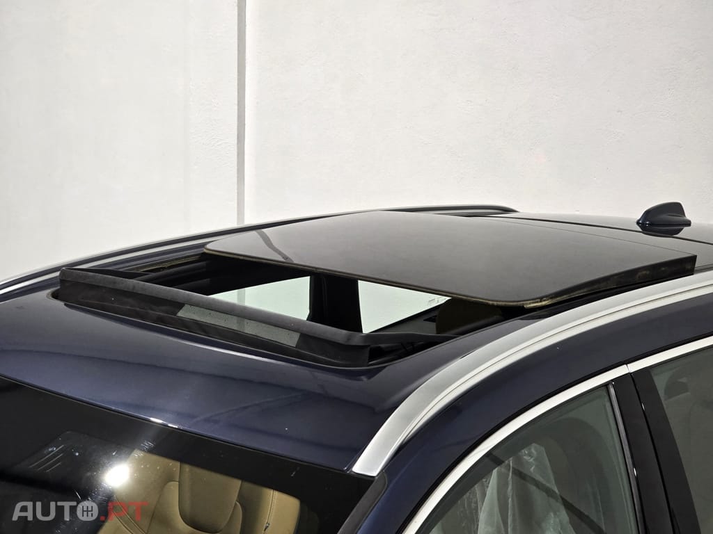 Volvo XC60 2.0 T8 PHEV Momentum AWD