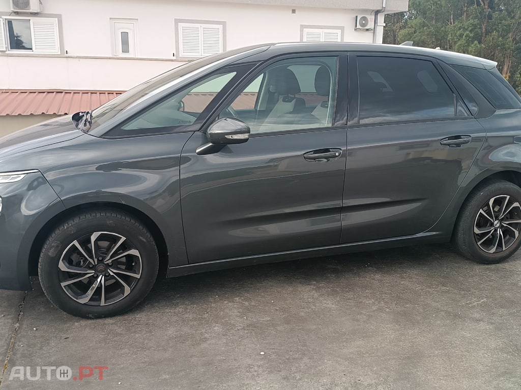 Citroen C4 Picasso Attraction