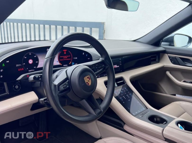 Porsche Taycan 4