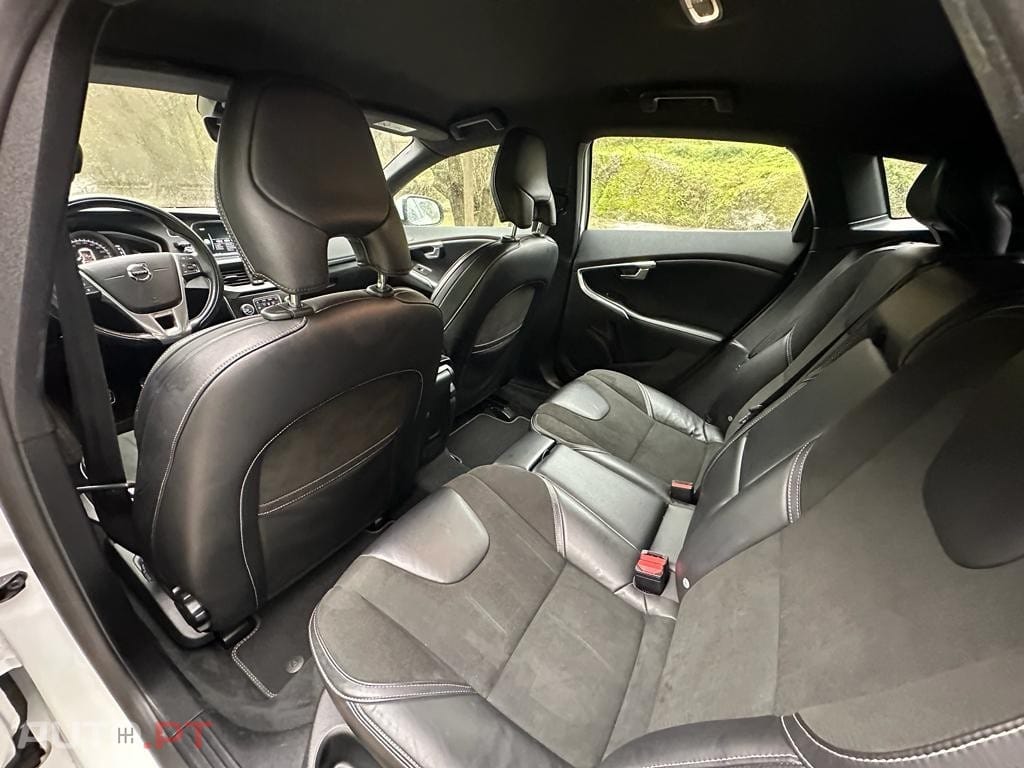 Volvo V40 2.0 D3 R-Design