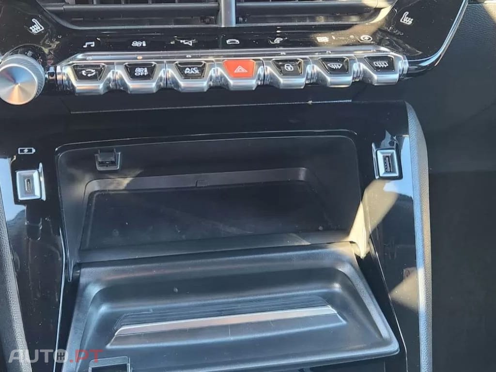 Peugeot E-2008 GT Line