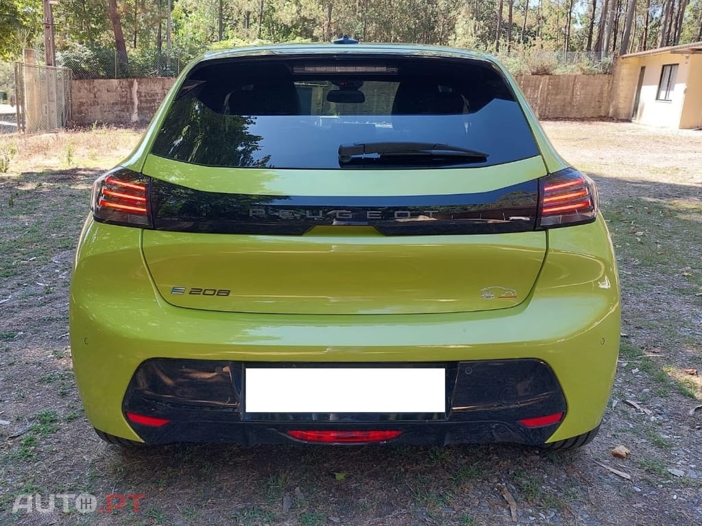 Peugeot E-208 50 kWh Style
