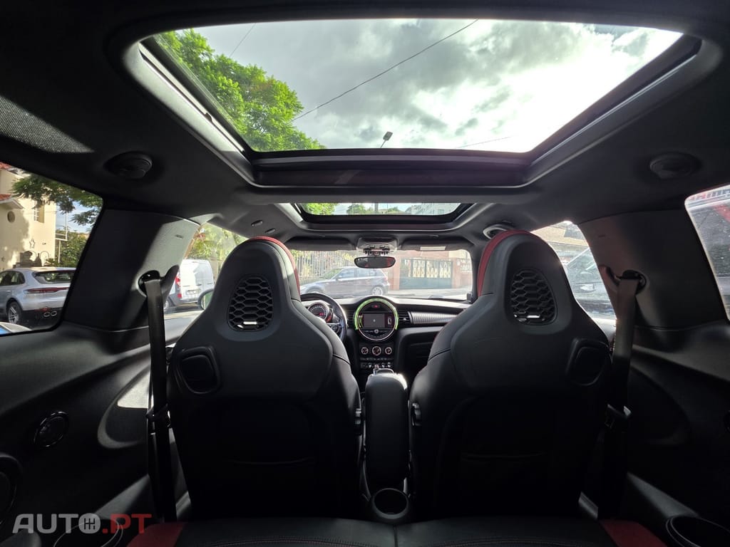 MINI Cooper John Cooper Works Auto Desportiva