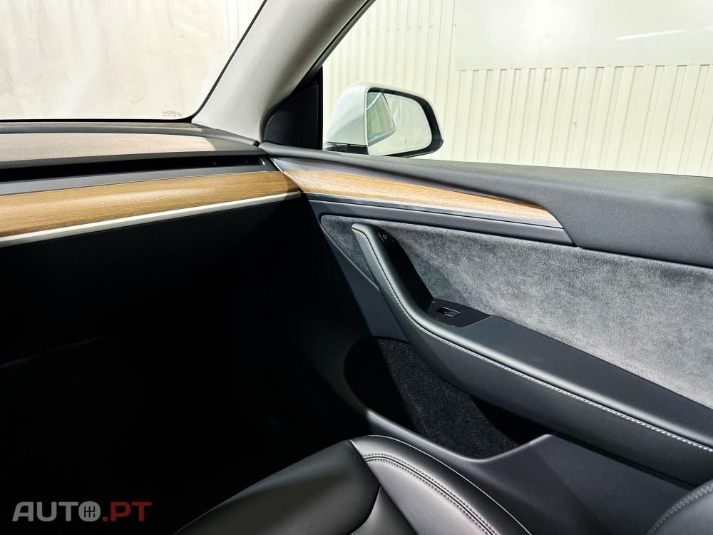 Tesla Model Y Long Range Dual Motor AWD
