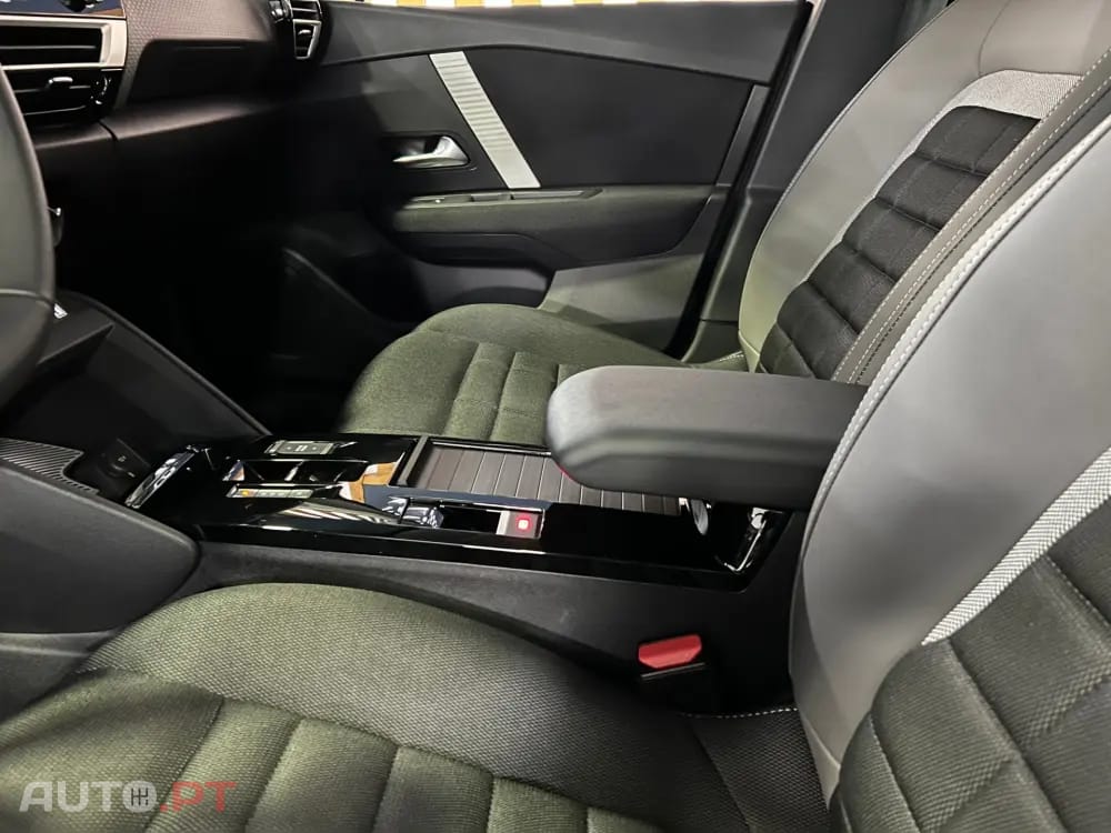 Citroen C4 1.2 Hybrid Plus e-DSC6