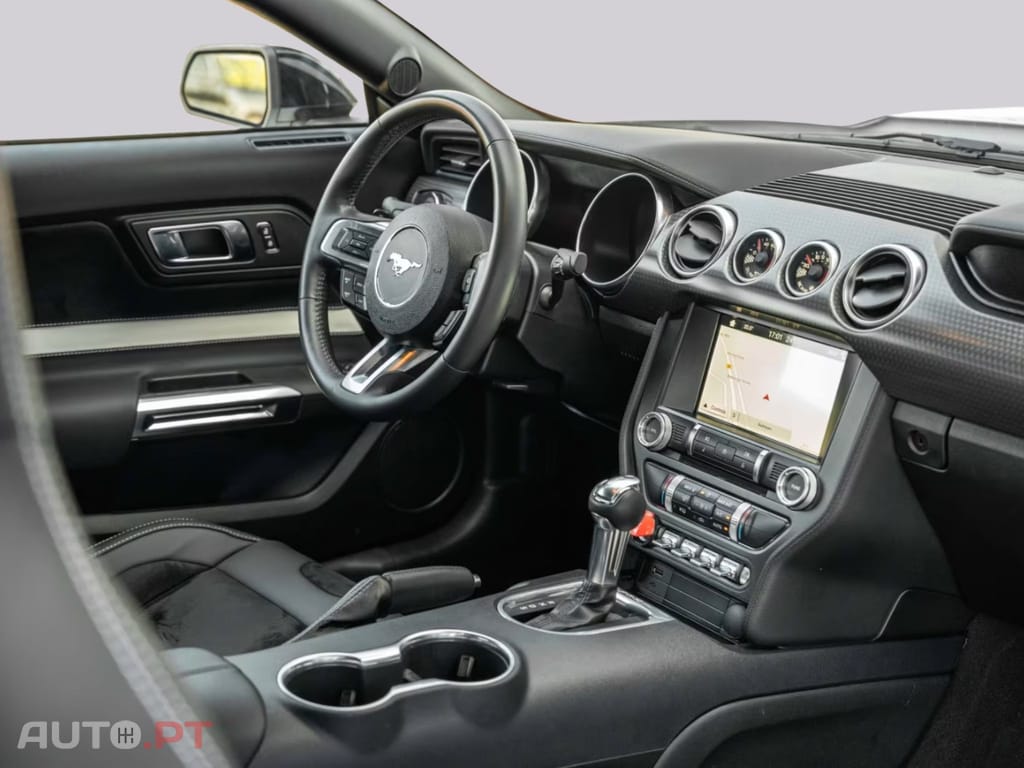 Ford Mustang 2,3 PERFORMA Premium GT 500 SHELBY 