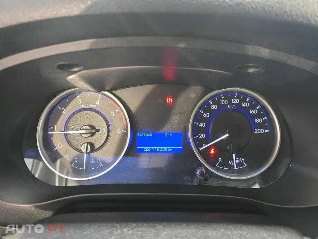 Toyota Hilux 2.4 D-4D 4WD CE CH