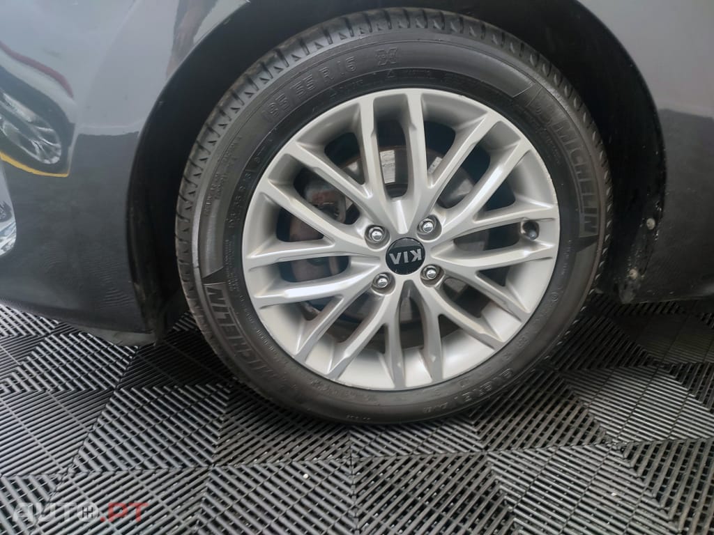 Kia Rio Dynamic line