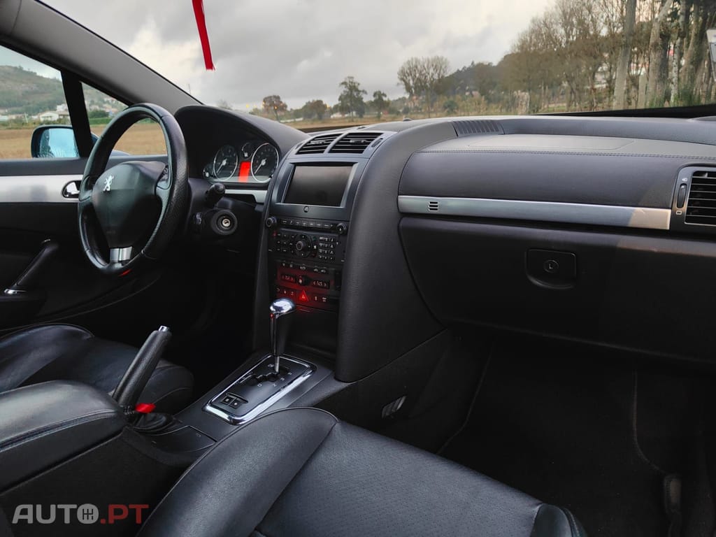 Peugeot 407 Coupé 2.7 HDi V6 AM6