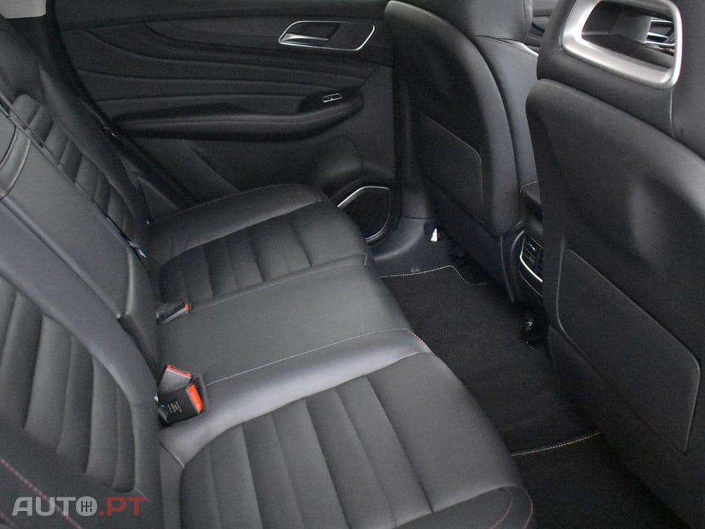 MG EHS I.V.A DEDUTIVEL PHEV 1.5 T-GDI Luxury 