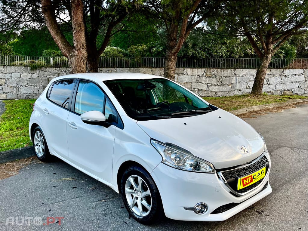Peugeot 208 ..